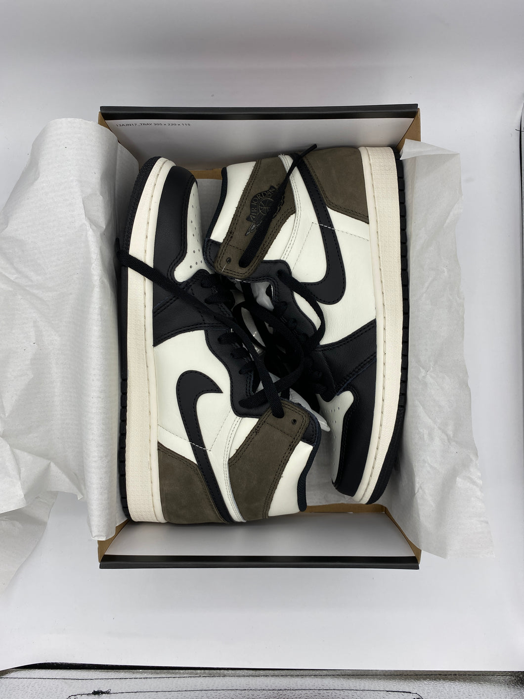 Air Jordan Retro 1 High 'Dark Mocha'  (U.S. Size 9 Men / Size 10.5 Women)